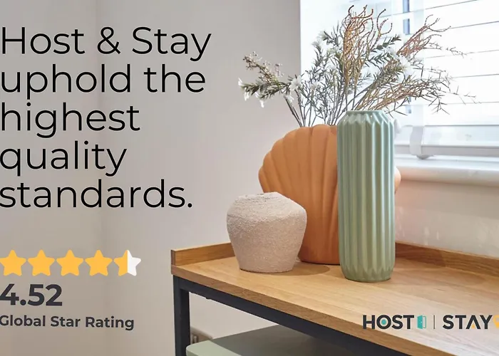 Honey Bee With Hot Tub Holiday home