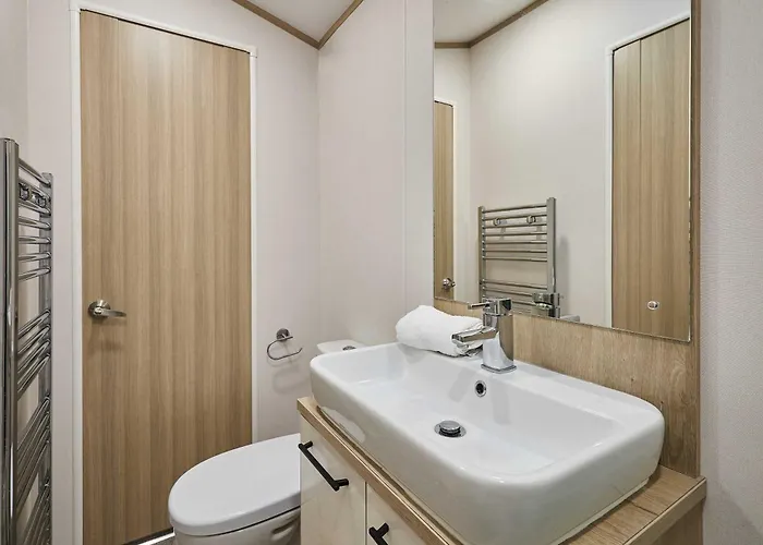 Holiday home Honey Bee With Hot Tub *