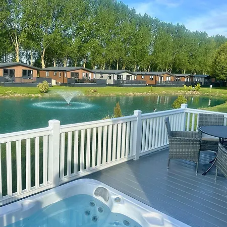 Honey Bee With Hot Tub * York