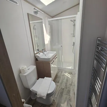 Honey Bee With Hot Tub Hébergement de vacances *