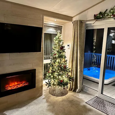 Honey Bee With Hot Tub Hébergement de vacances *